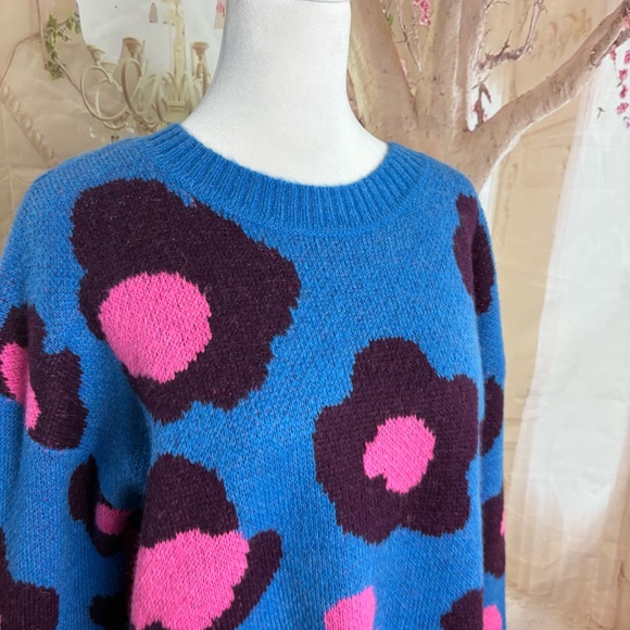 NEW Lilly Pulitzer Ferrara Vibrant Floral Sweater in blue flare - Picture 7 of 12